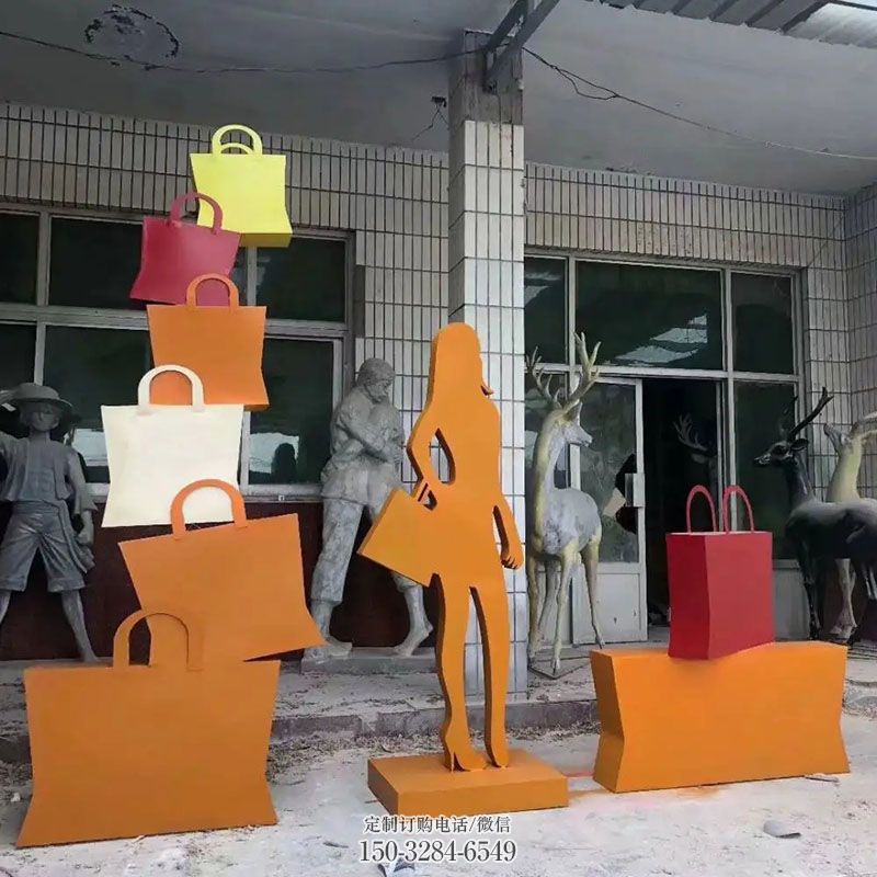 房地產(chǎn)購物人雕塑精品，標(biāo)識雕塑，小區(qū)不銹鋼購物人雕塑供給