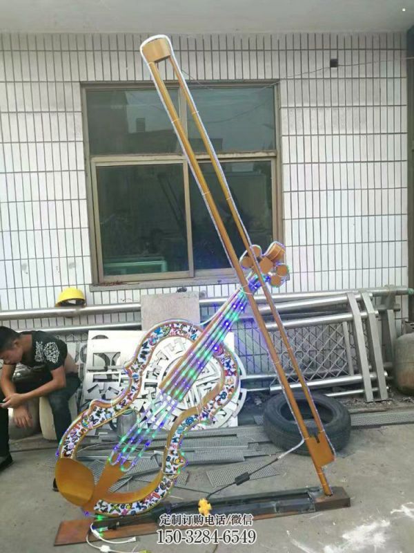 提琴雕塑供應(yīng)，地標(biāo)擺件，烤漆提琴雕塑制造