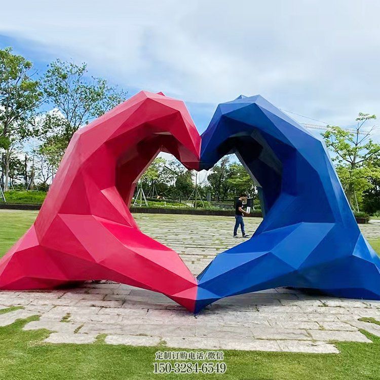 愛心標(biāo)識(shí)雕塑，切面工藝效果，不銹鋼地標(biāo)城市建筑